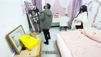 偷情巨乳人妻黑丝情趣装，主动口交后张开腿求大力抽插