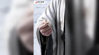 长生录：侄女上门求丹被叔叔内射到失神 清纯脸蛋下的粉嫩骚穴被后入猛干